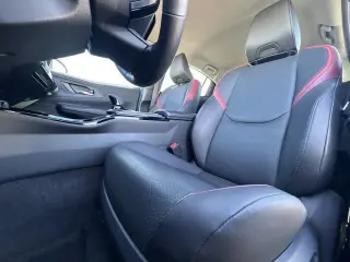 Toyota Prius Plug-in Híbrido 2025 XSE Premium 4 puertas Hatchback