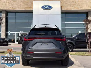 Lexus NX 250 2024 Premium crossover de 4 puertas