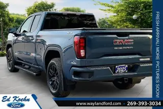 GMC Sierra 1500 2025 4x4 Elevation Estándar 4 puertas Doble Cabina 6.6 ft. SB