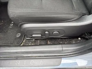 Hyundai IONIQ 6 2025 SE Standard Range 4dr Sedán