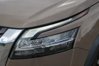 Nissan Pathfinder 2023 Platino 4 SUV