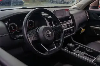 Nissan Pathfinder 2023 Platino 4 SUV
