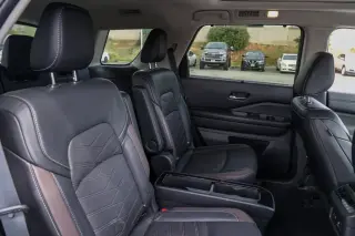 Nissan Pathfinder 2023 Platino 4 SUV