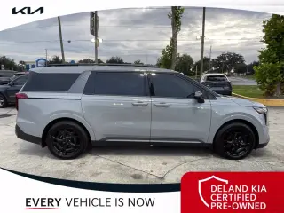 Kia Carnival 2026 SX Prestige 4 puertas Mini Vanilla