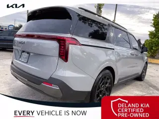 Kia Carnival 2026 SX Prestige 4 puertas Mini Vanilla