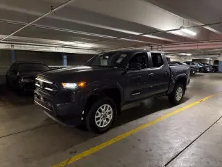 Toyota Tacoma 2024 4x4 SR5 4dr Double Cab 5.0 ft SB