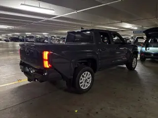 Toyota Tacoma 2024 4x4 SR5 4dr Double Cab 5.0 ft SB