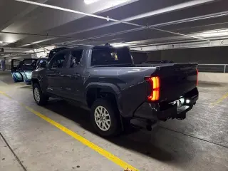 Toyota Tacoma 2024 4x4 SR5 4dr Double Cab 5.0 ft SB