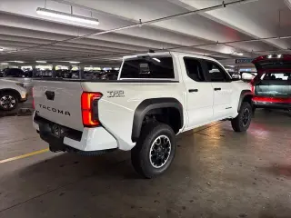 Toyota Tacoma 2025 4x4 SR5 4dr Double Cab 5.0 ft SB