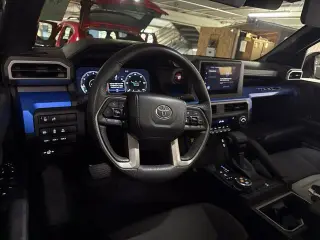 Toyota Tacoma 2025 4x4 SR5 4dr Double Cab 5.0 ft SB