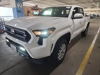 Toyota Tacoma 2025 4x4 SR5 4dr Doble Cabina 5.0 pbt