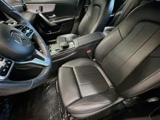 Mercedes-Benz Clase A 2019 A 220 4dr Sedán