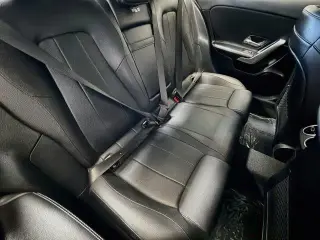 Mercedes-Benz Clase A 2019 A 220 4dr Sedán