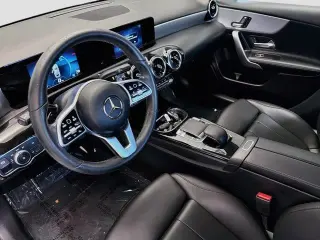 Mercedes-Benz Clase A 2019 A 220 4dr Sedán
