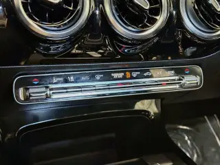 Mercedes-Benz Clase A 2019 A 220 4dr Sedán