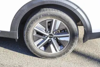 Kia Niro Híbrido Enchufable 2020 EX Premium Crossover 4 puertas