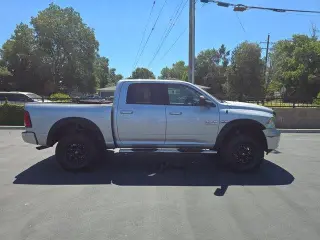 Ram 1500 2017 4x4 SLT 4dr Crew Cab 5.5 ft. SB Pickup