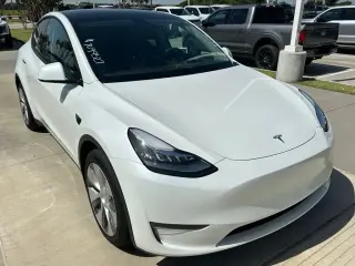 Tesla Model Y 2021 AWD Long Range 4dr Crossover