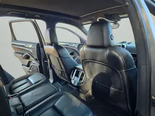 2018 Porsche CAYENNE