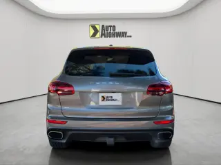 2018 Porsche CAYENNE