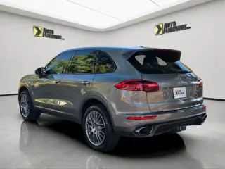2018 Porsche CAYENNE