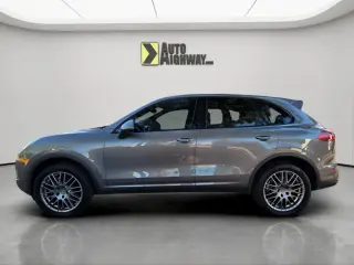 2018 Porsche CAYENNE