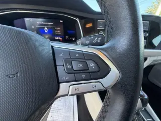 Volkswagen Jetta 2022 SE Sedan 4 puertas