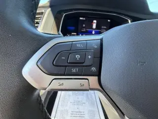 Volkswagen Jetta 2022 SE Sedan 4 puertas