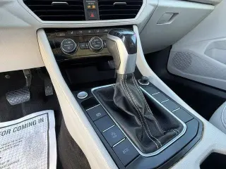 Volkswagen Jetta 2022 SE Sedan 4 puertas