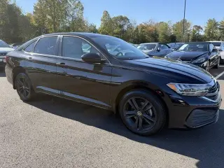 Volkswagen Jetta 2022 SE Sedan 4 puertas