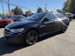Volkswagen Jetta 2022 SE Sedan 4 puertas