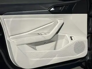 Volkswagen Jetta 2022 SE Sedan 4 puertas