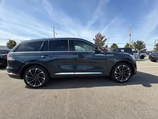 Lincoln Aviator 2023 AWD Reserve 4dr SUV