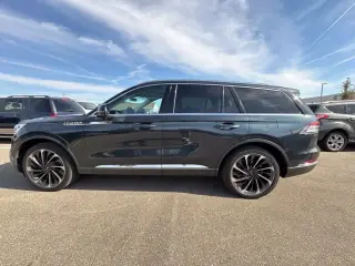 Lincoln Aviator 2023 AWD Reserve 4dr SUV