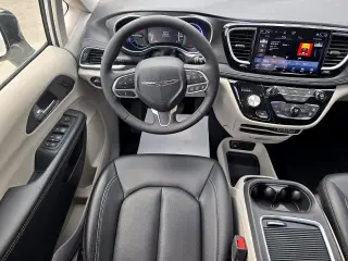 Chrysler Pacifica Híbrido enchufable 2024 Select 4dr Mini-Van