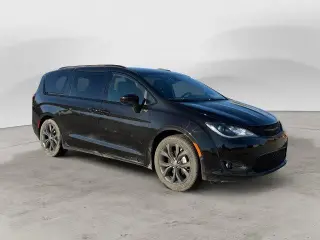 Chrysler Pacifica 2020 Touring L Plus 4dr Mini-Van