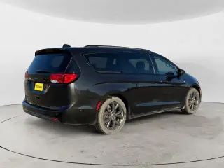 Chrysler Pacifica 2020 Touring L Plus 4dr Mini-Van