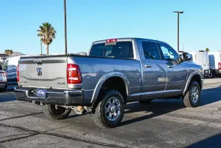 Ram 2500 2022 4x4 Laramie 4 puertas Crew Cab 6.3 ft. SB Pickup
