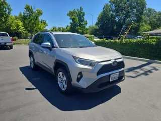 Toyota RAV4 2020 AWD XLE 4dr SUV