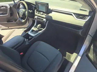 Toyota RAV4 2020 AWD XLE 4dr SUV