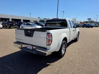 Nissan Frontier 2015 4x2 S 4dr King Cab 6.1 ft. SB Pickup 5M