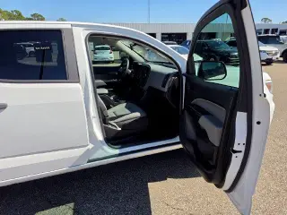Chevrolet Colorado 2021 4x2 Camioneta de trabajo 4 puertas Cabina Crew 5 pies SB