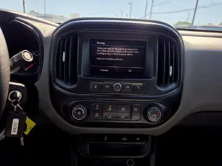 Chevrolet Colorado 2021 4x2 Camioneta de trabajo 4 puertas Cabina Crew 5 pies SB