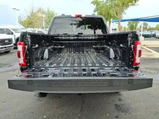 Ford F-150 2023 4x2 Lariat 4dr SuperCrew 5.5 ft SB