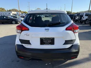 2019 Nissan Kicks S