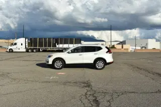 2018 Nissan Rogue FWD SV