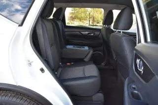 2018 Nissan Rogue FWD SV