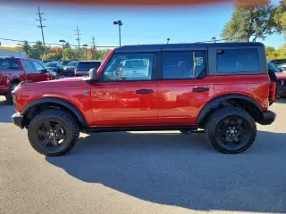 Ford Bronco 2024 4x4 Black Diamond 4dr SUV