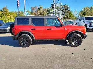 Ford Bronco 2024 4x4 Black Diamond 4dr SUV