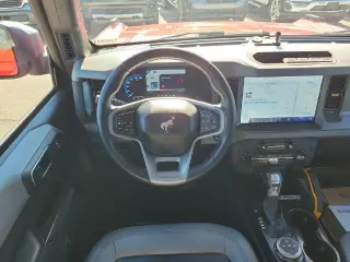 Ford Bronco 2024 4x4 Black Diamond SUV de 4 puertas
